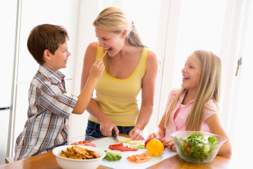 family Picture of a family enjoying food without allergens